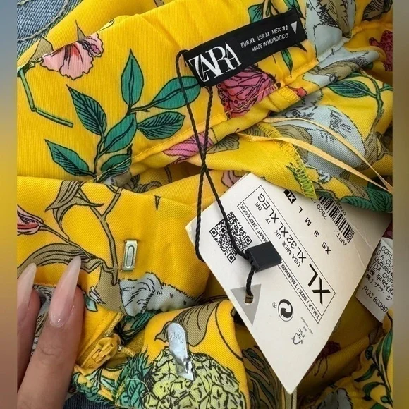 Zara Yellow Jungle Silk Shorts - Picture 4 of 4